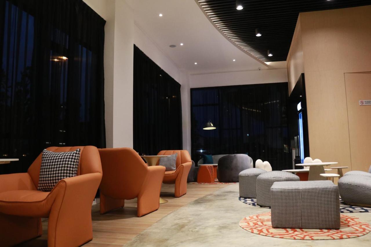 Otel Hotel Suite Sibu Esterno foto