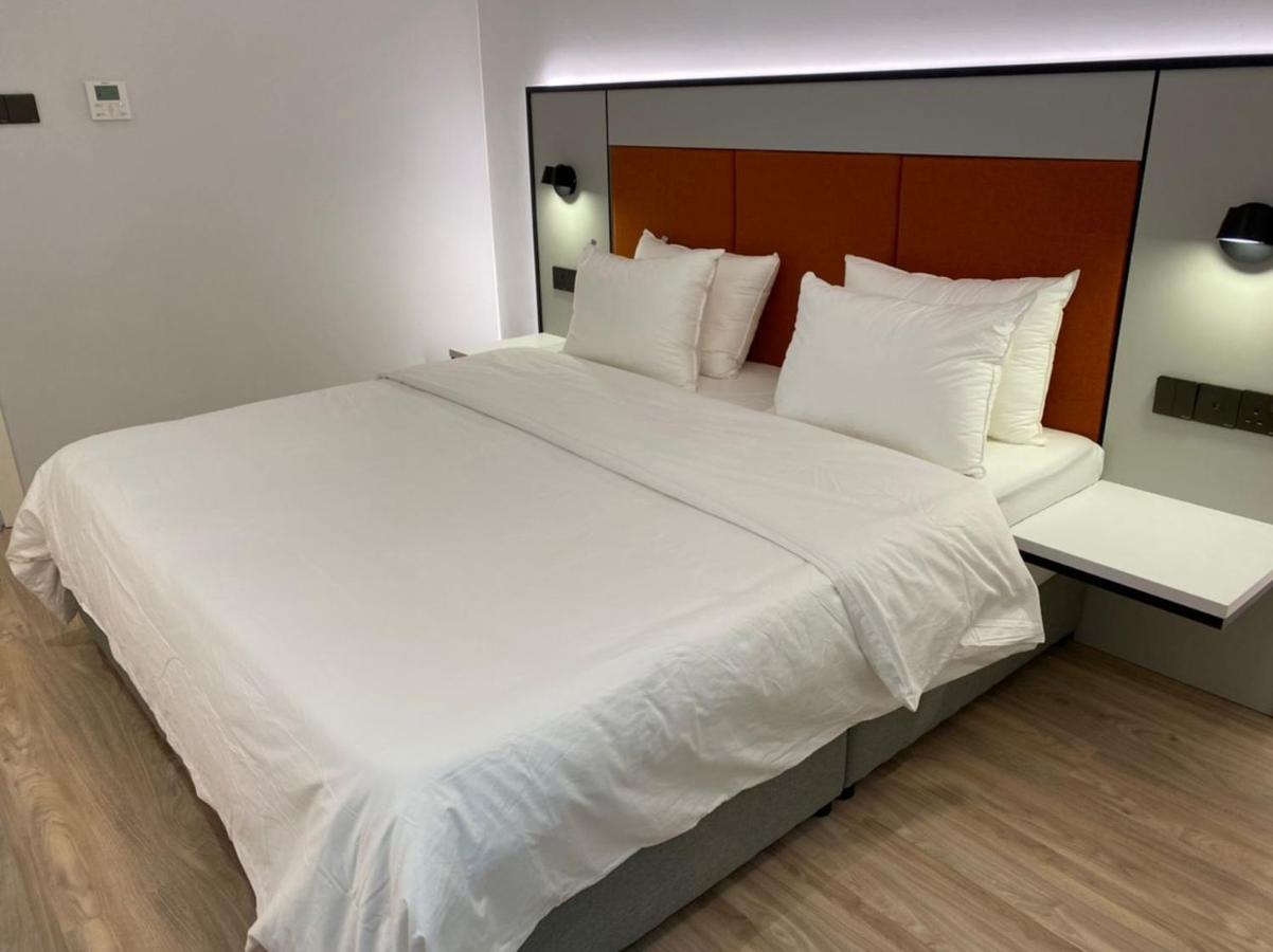 Otel Hotel Suite Sibu Esterno foto