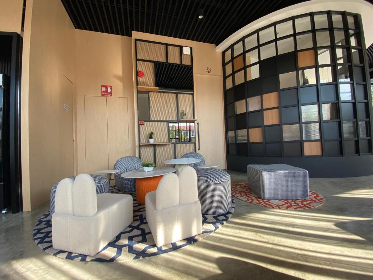 Otel Hotel Suite Sibu Esterno foto