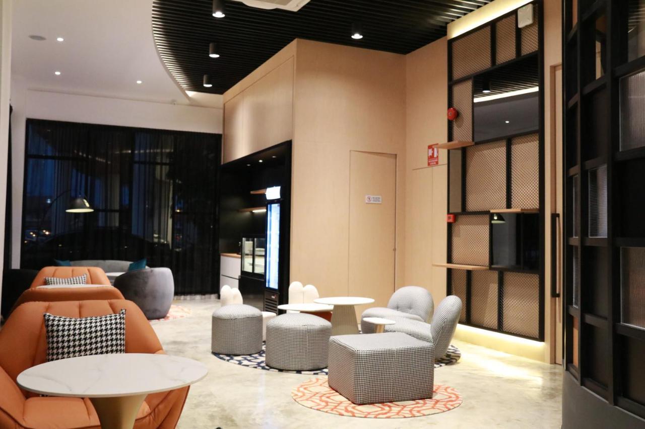 Otel Hotel Suite Sibu Esterno foto