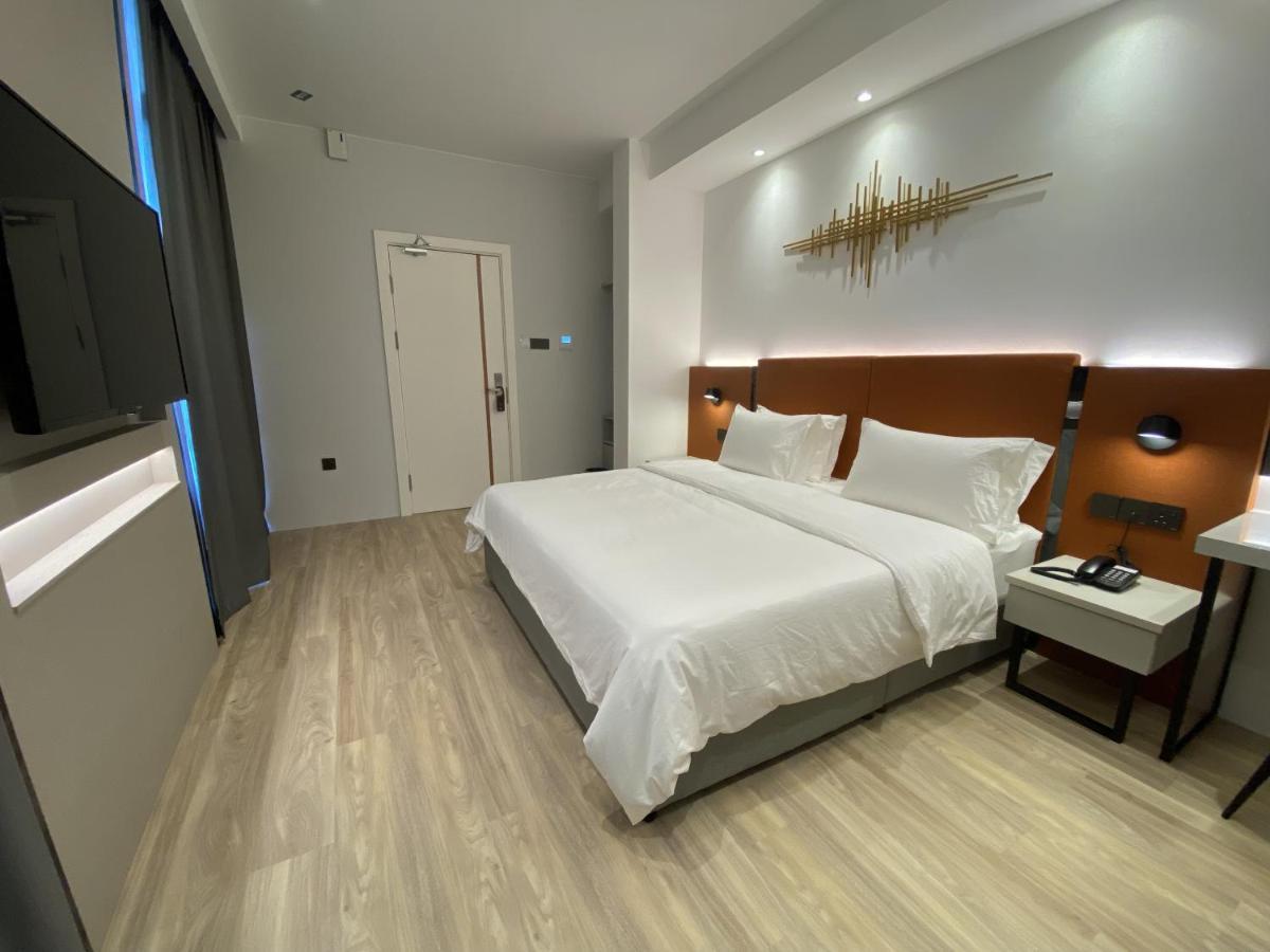 Otel Hotel Suite Sibu Esterno foto